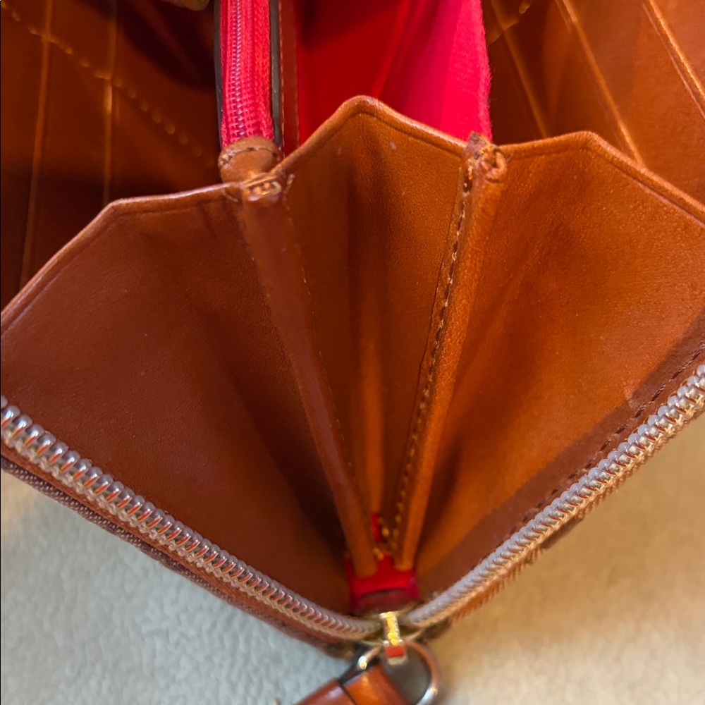 Dooney & Bourke Beige Logo Wallet GUC. 8” x 4.25” x 1” - Picture 10 of 11